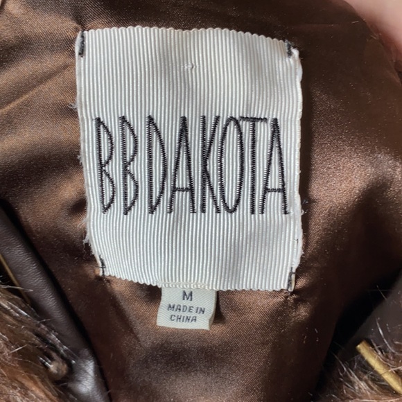 BB Dakota Fur Vest, Size Medium - Picture 4 of 4